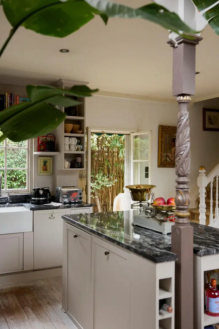 A Former Artist's Studio in London is Transformed into a Unique, Eclectic Apartment 15 unique-loft-style-apartment-former-artist-studio-london-nordroom