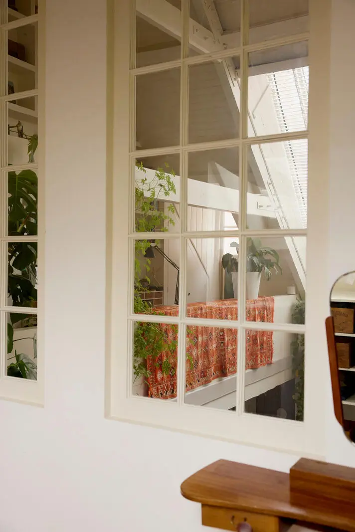 A Former Artist's Studio in London is Transformed into a Unique, Eclectic Apartment 29 unique-loft-style-apartment-former-artist-studio-london-nordroom