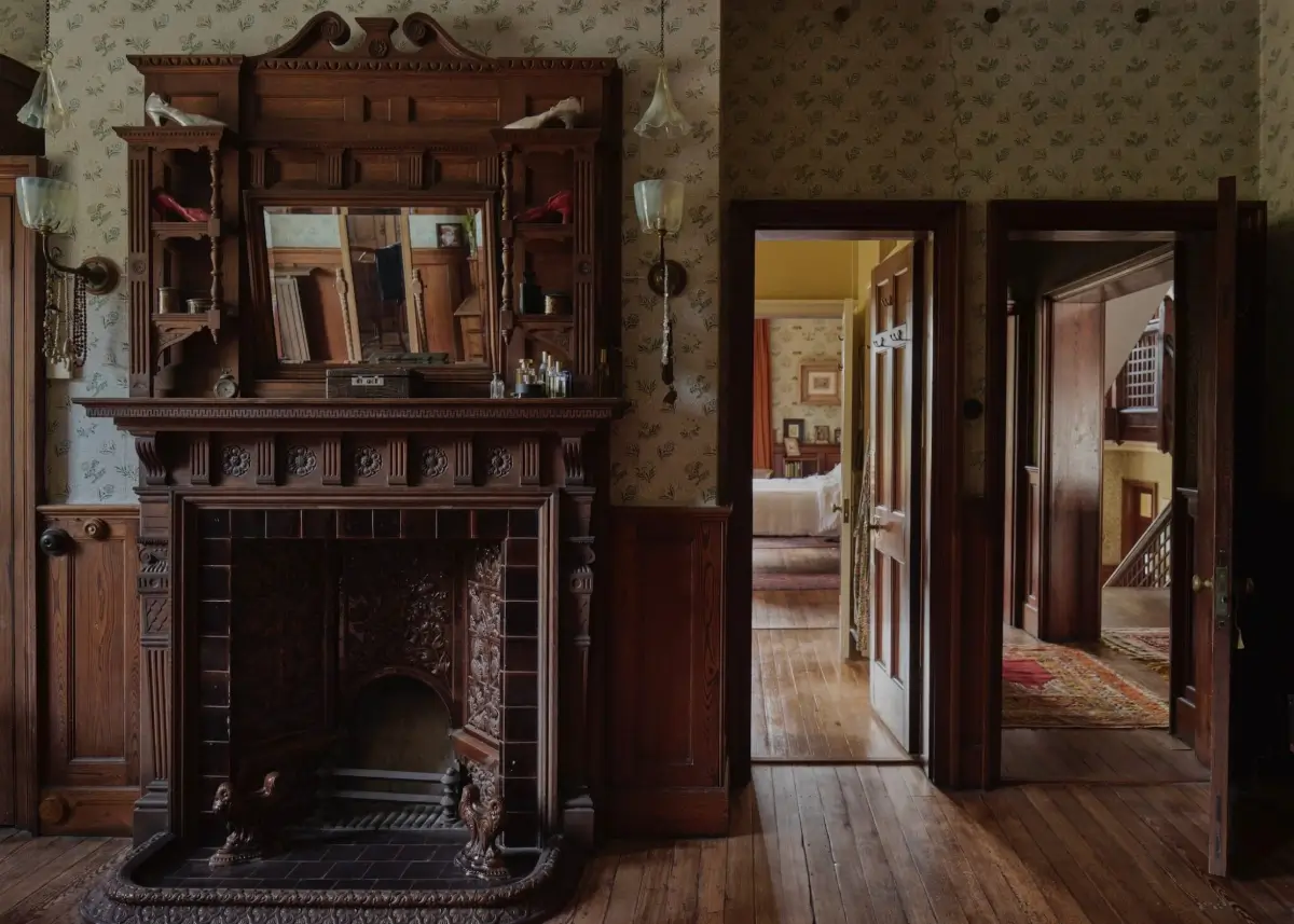 An Exceptionally Well-Preserved Arts and Crafts House Overlooking the English Channel 15 well-preserved-queen-anne-revival-style-country-house-hastings-arts-and-crafts-interiors-nordroom