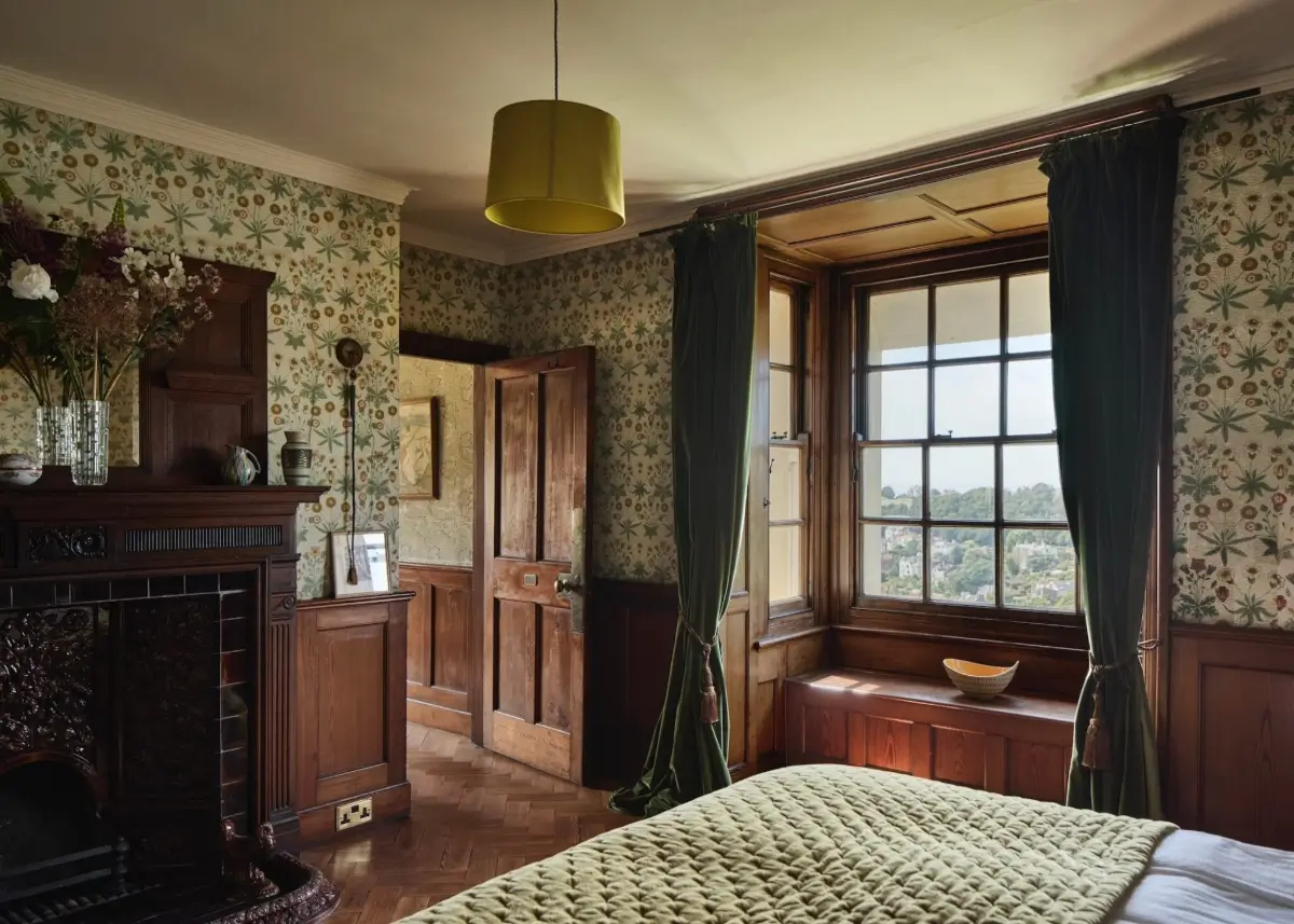 An Exceptionally Well-Preserved Arts and Crafts House Overlooking the English Channel 19 well-preserved-queen-anne-revival-style-country-house-hastings-arts-and-crafts-interiors-nordroom