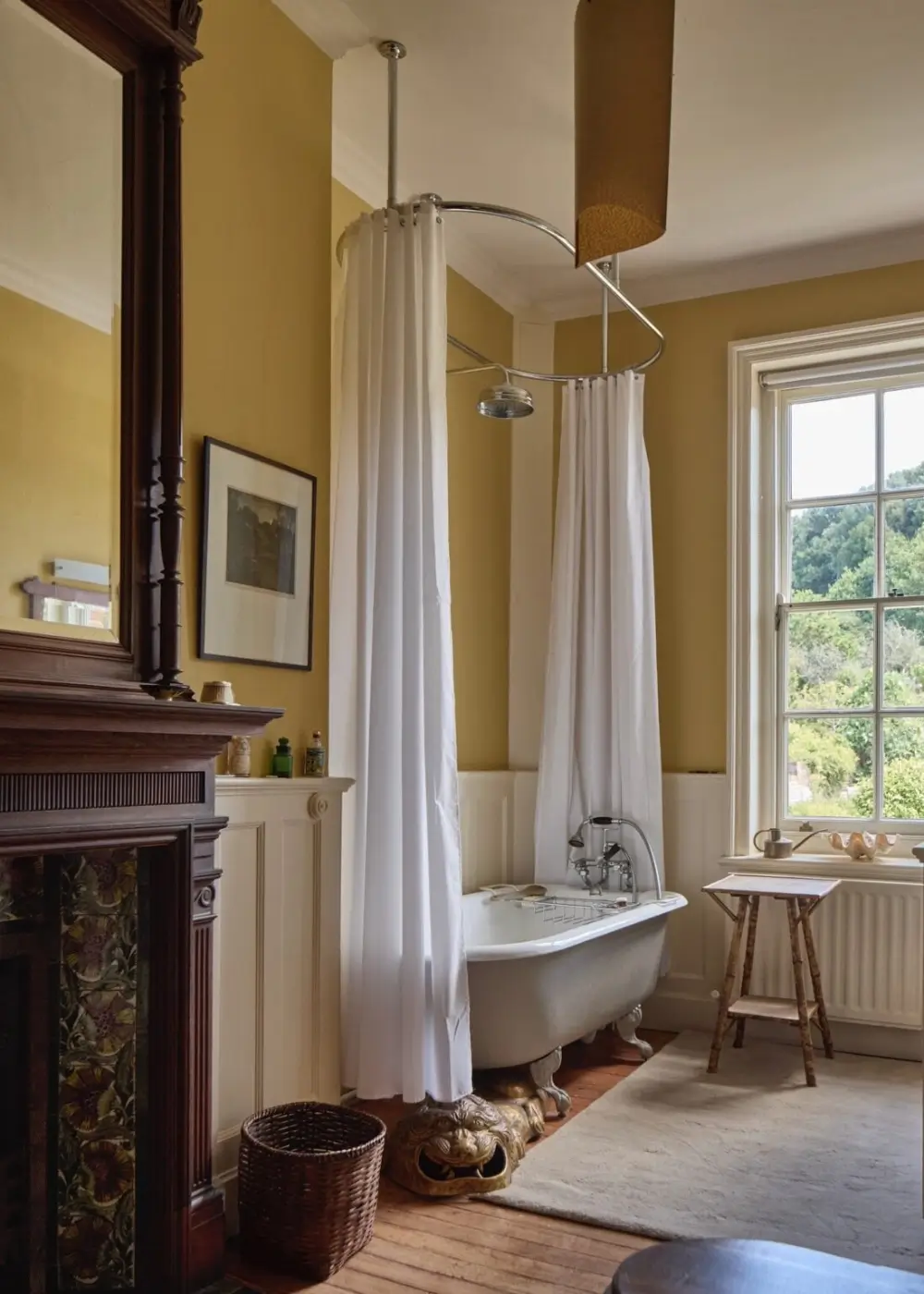 An Exceptionally Well-Preserved Arts and Crafts House Overlooking the English Channel 23 well-preserved-queen-anne-revival-style-country-house-hastings-arts-and-crafts-interiors-nordroom