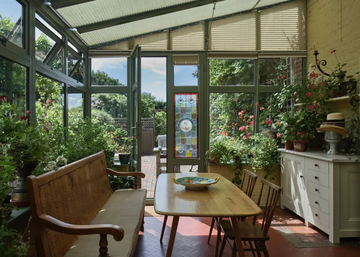 An Exceptionally Well-Preserved Arts and Crafts House Overlooking the English Channel 5 well-preserved-queen-anne-revival-style-country-house-hastings-arts-and-crafts-interiors-nordroom
