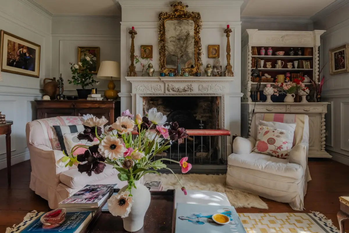 Cozy Pastel-Colored Interiors in a Georgian English Farmhouse 10 19th-century-georgian-farmhouse-wiltshire-cozy-interiors-nordroom