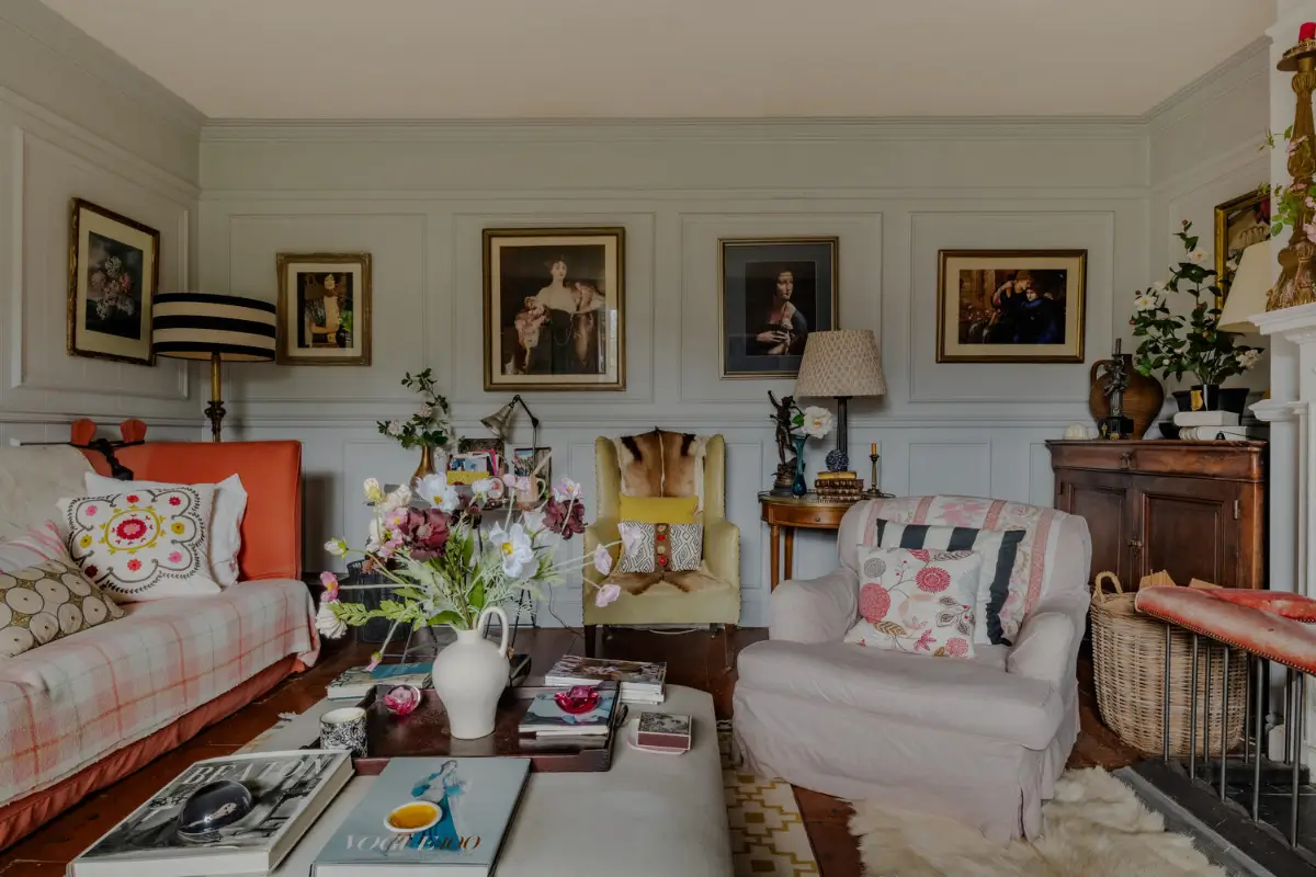 Cozy Pastel-Colored Interiors in a Georgian English Farmhouse 13 19th-century-georgian-farmhouse-wiltshire-cozy-interiors-nordroom