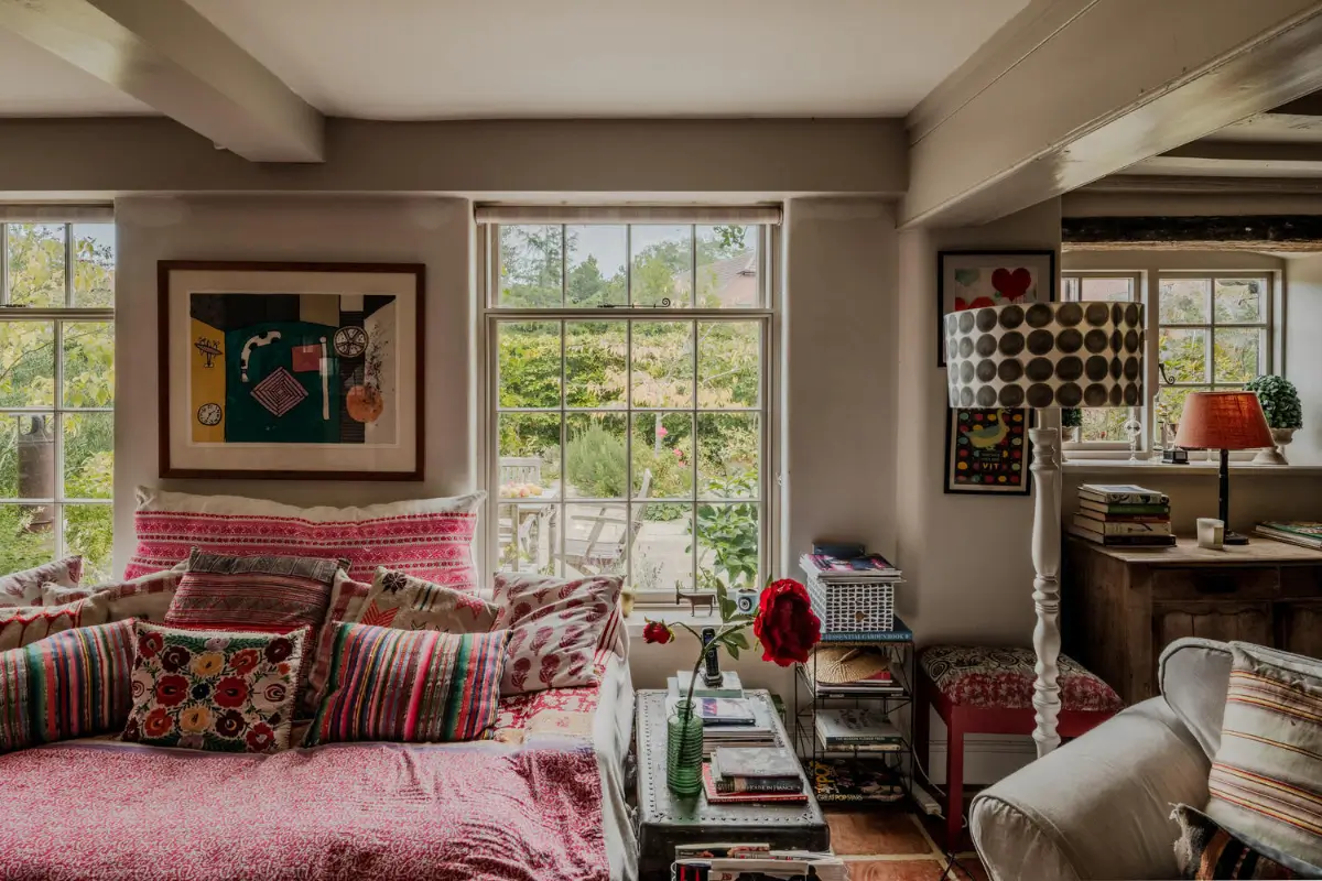 Cozy Pastel-Colored Interiors in a Georgian English Farmhouse 15 19th-century-georgian-farmhouse-wiltshire-cozy-interiors-nordroom