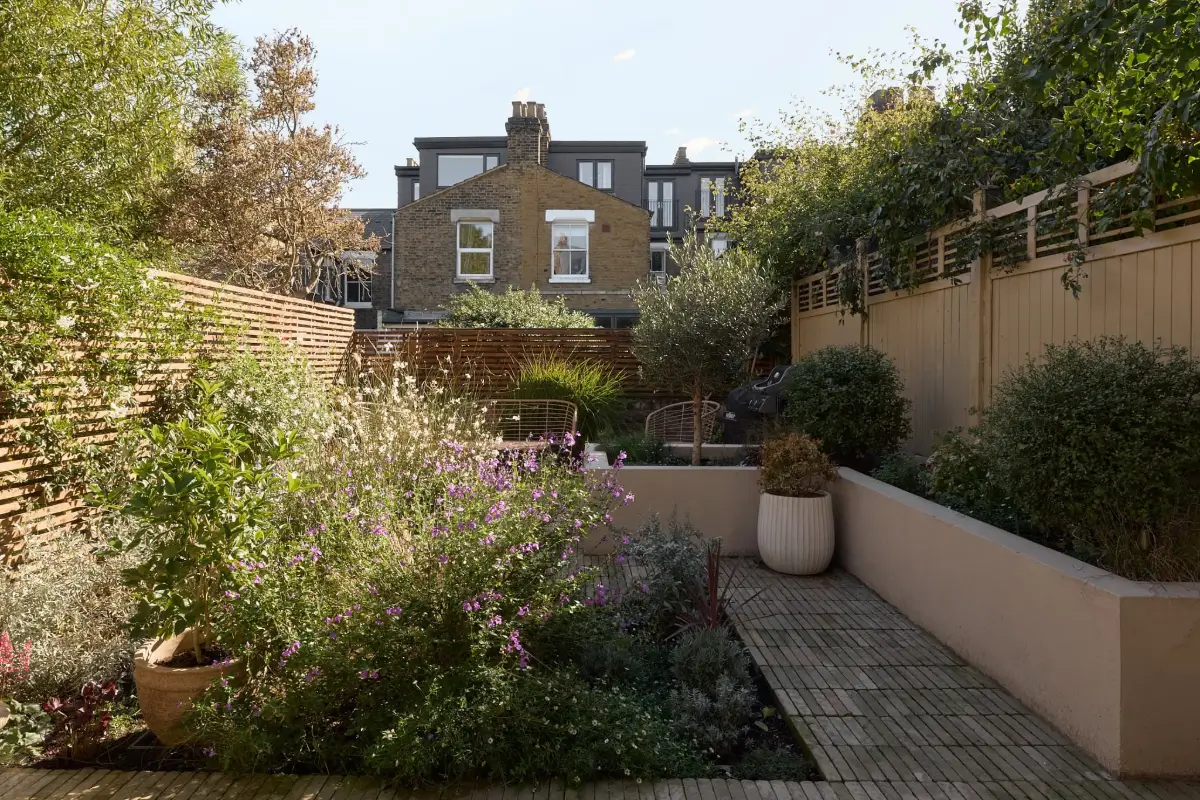 Arched Shapes, Period Details, and Color for a Victorian Family Home 20 arched-forms-light-filled-extended-19th-century-home-london