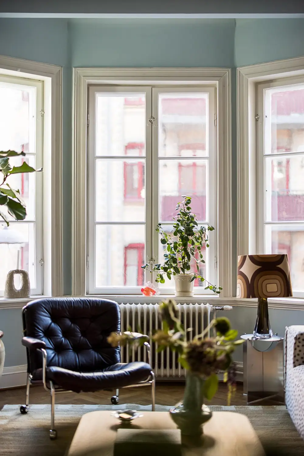 Before & After: A Warm Color Palette and Built-In Bookshelves for a Swedish Home 4 before-and-after-warm-cohesive-color-palette-renovated-turn-of-the-century-apartment-nordroom