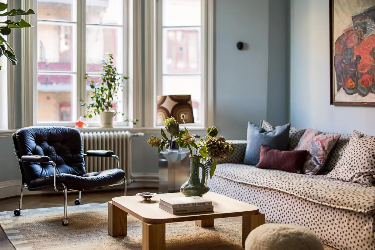 Before & After: A Warm Color Palette and Built-In Bookshelves for a Swedish Home 5 before-and-after-warm-cohesive-color-palette-renovated-turn-of-the-century-apartment-nordroom