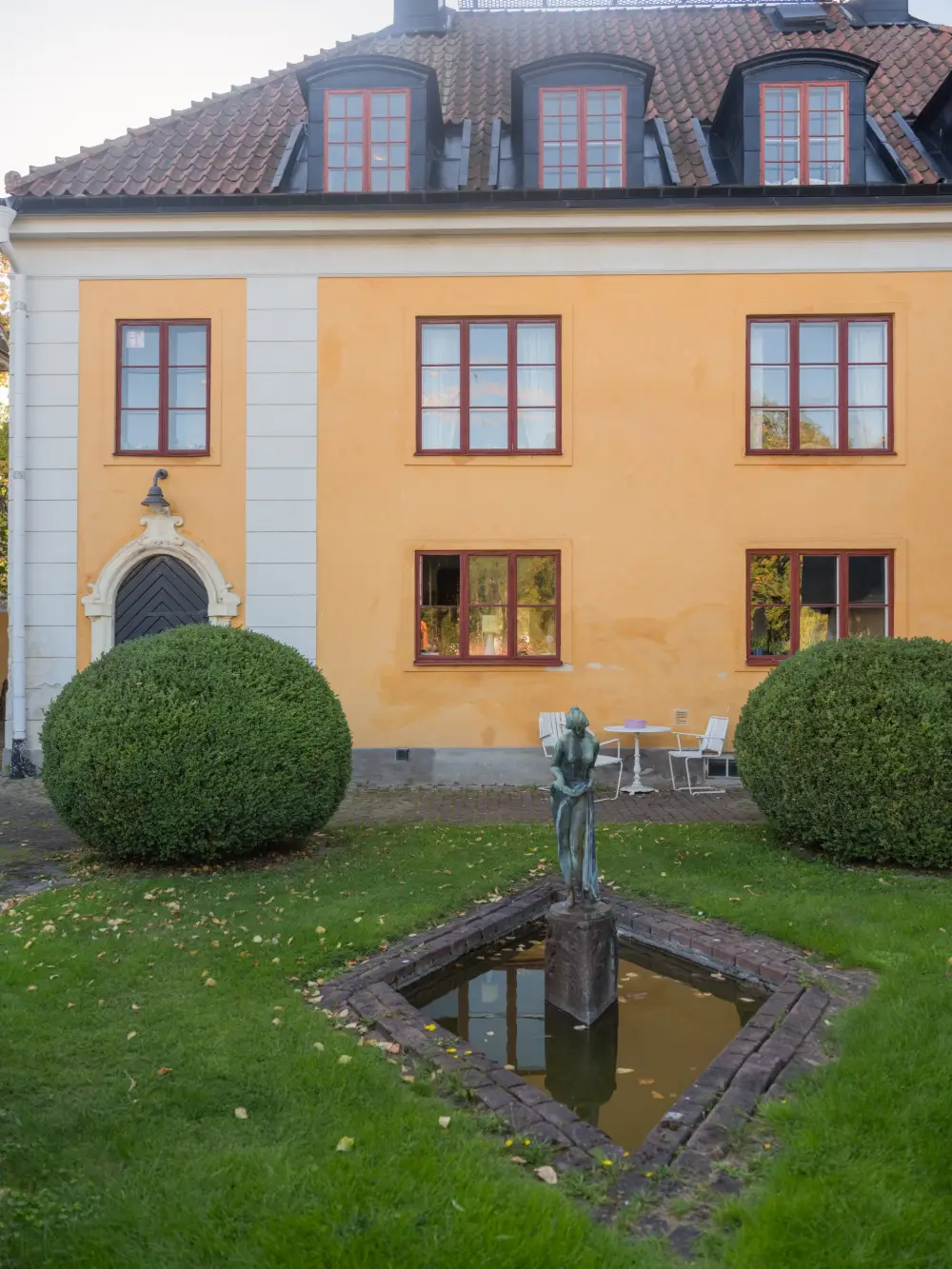Colorful and Playful Interiors in a Unique Swedish Villa Apartment 30 bold-colors-artsy-furniture-apartment-early-20th-century-manor-house-sweden-nordroom