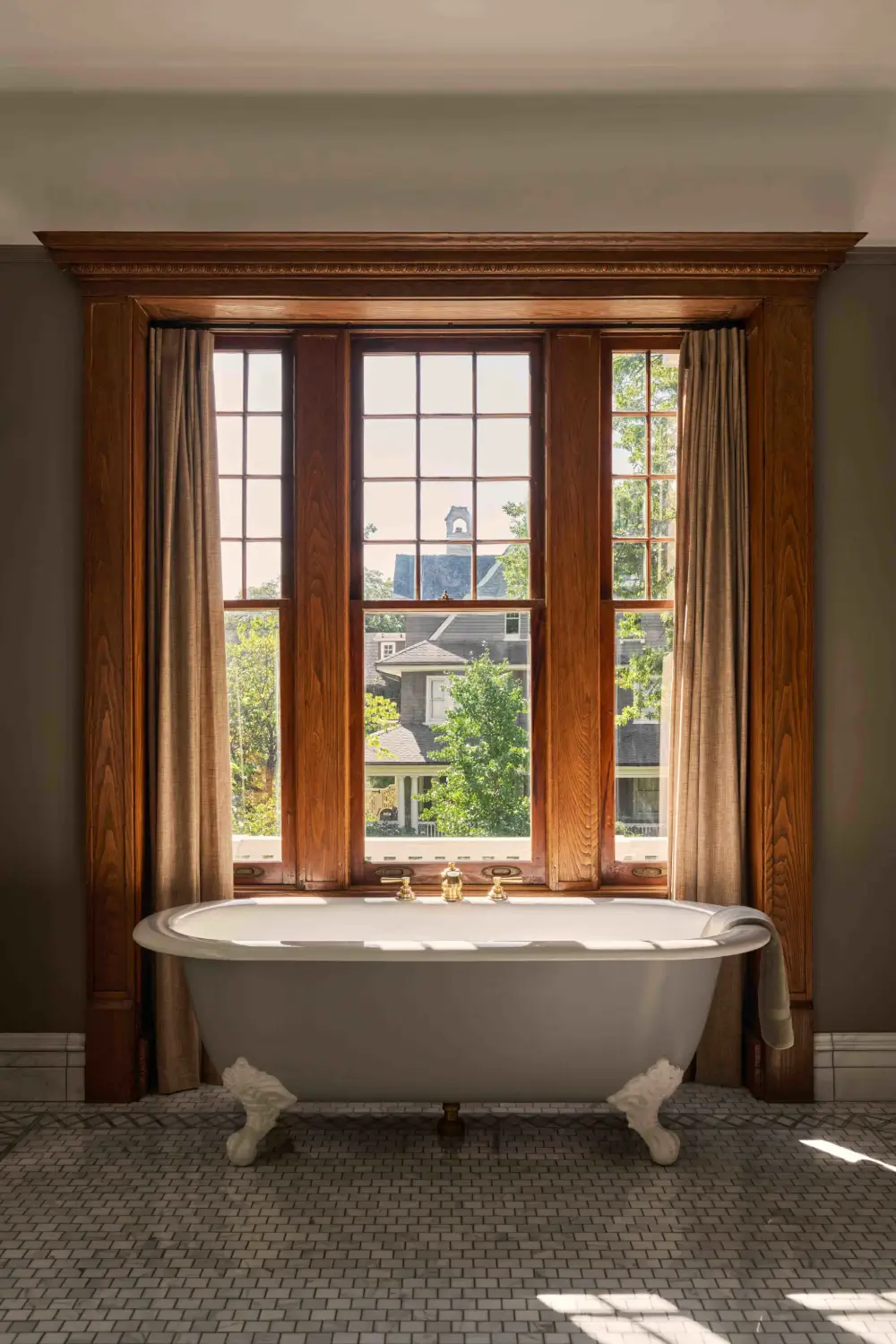 A Beautifully Restored Colonial Revival Villa in Brooklyn 16 colonial-revival-villa-prospect-park-brooklyn