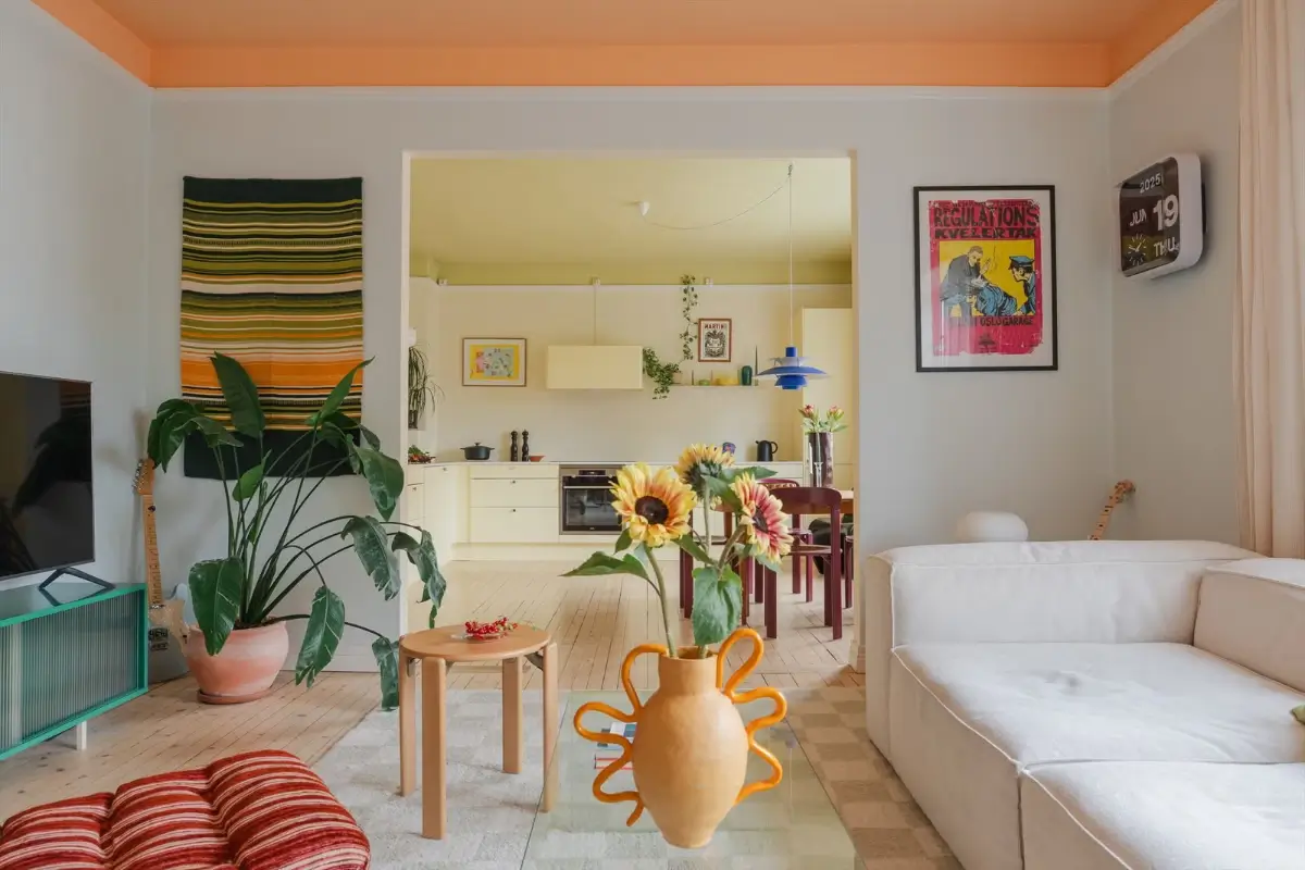Painted Ceilings and 1930s Elements in a Colorful Oslo Apartment 7 colorful-1930s-apartment-oslo