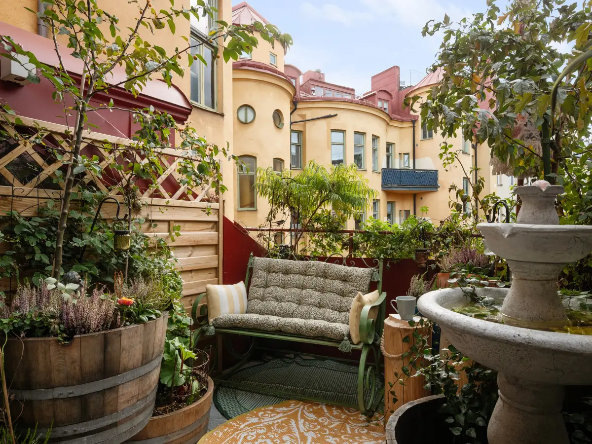 Colorful, Bohemian Interiors in a Turn-of-the-Century Stockholm Duplex 27 colorful-bohemian-duplex-apartment-stockholm