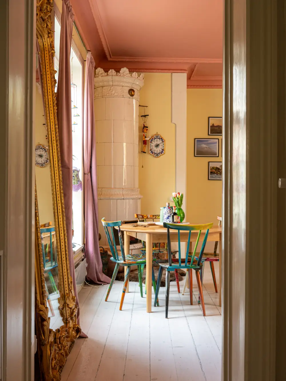 Colorful, Bohemian Interiors in a Turn-of-the-Century Stockholm Duplex 6 colorful-bohemian-duplex-apartment-stockholm