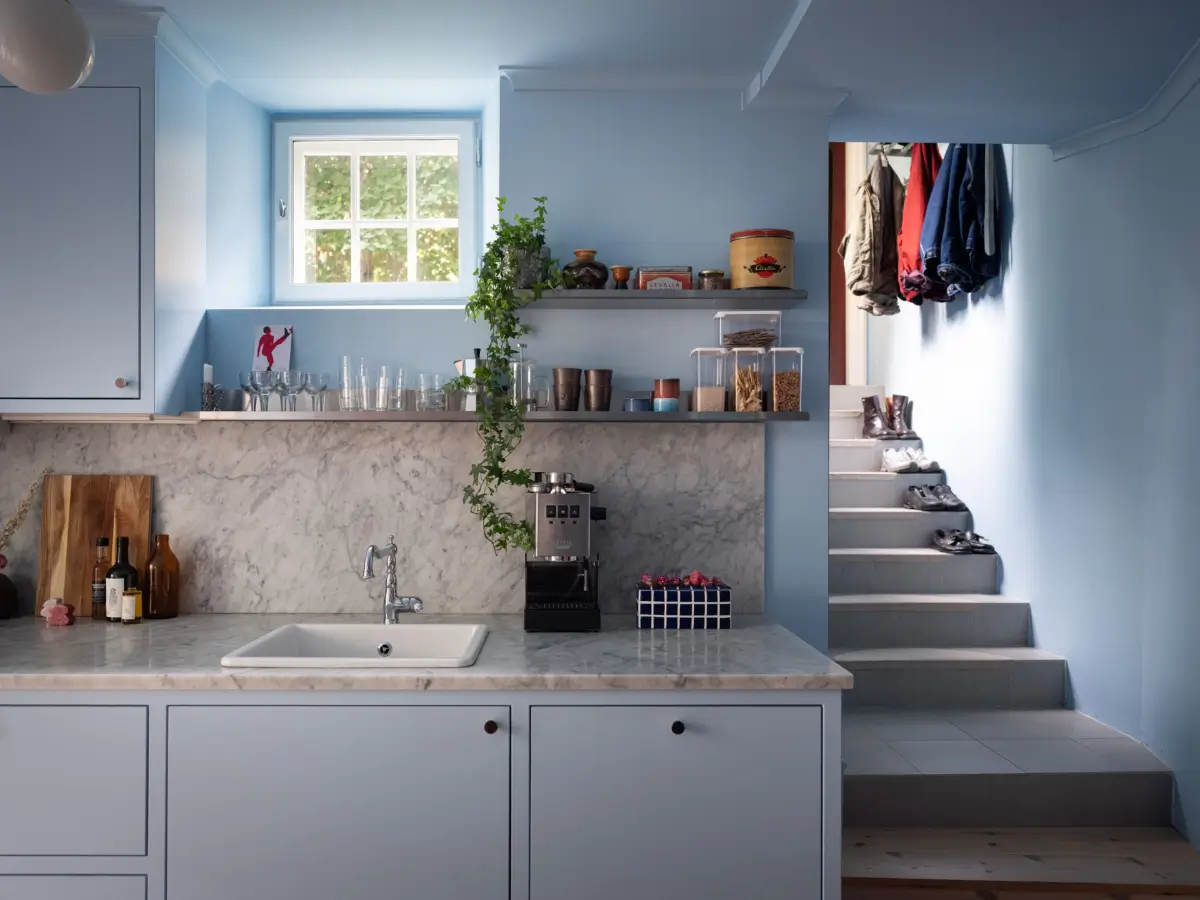 Before & After: A Colorful Update for a Small Basement Apartment 3 colorful-update-small-basement-apartment-stockholm-nordroom