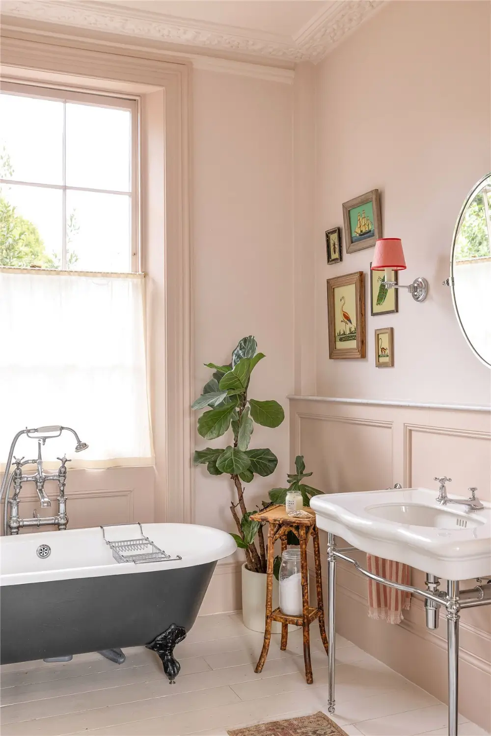 Color and Wallpaper in a Renovated Victorian Family Home in London 17 colorful-victorian-family-home-primrose-hill-london