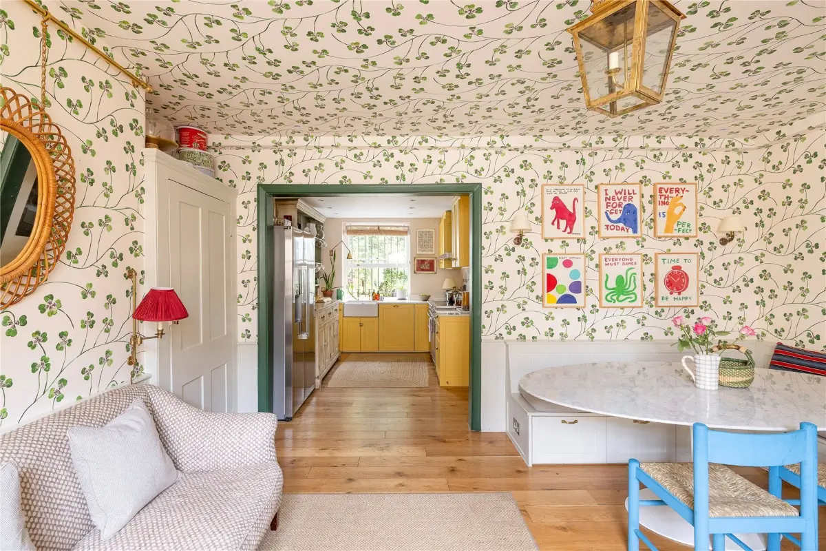 Color and Wallpaper in a Renovated Victorian Family Home in London 9 colorful-victorian-family-home-primrose-hill-london