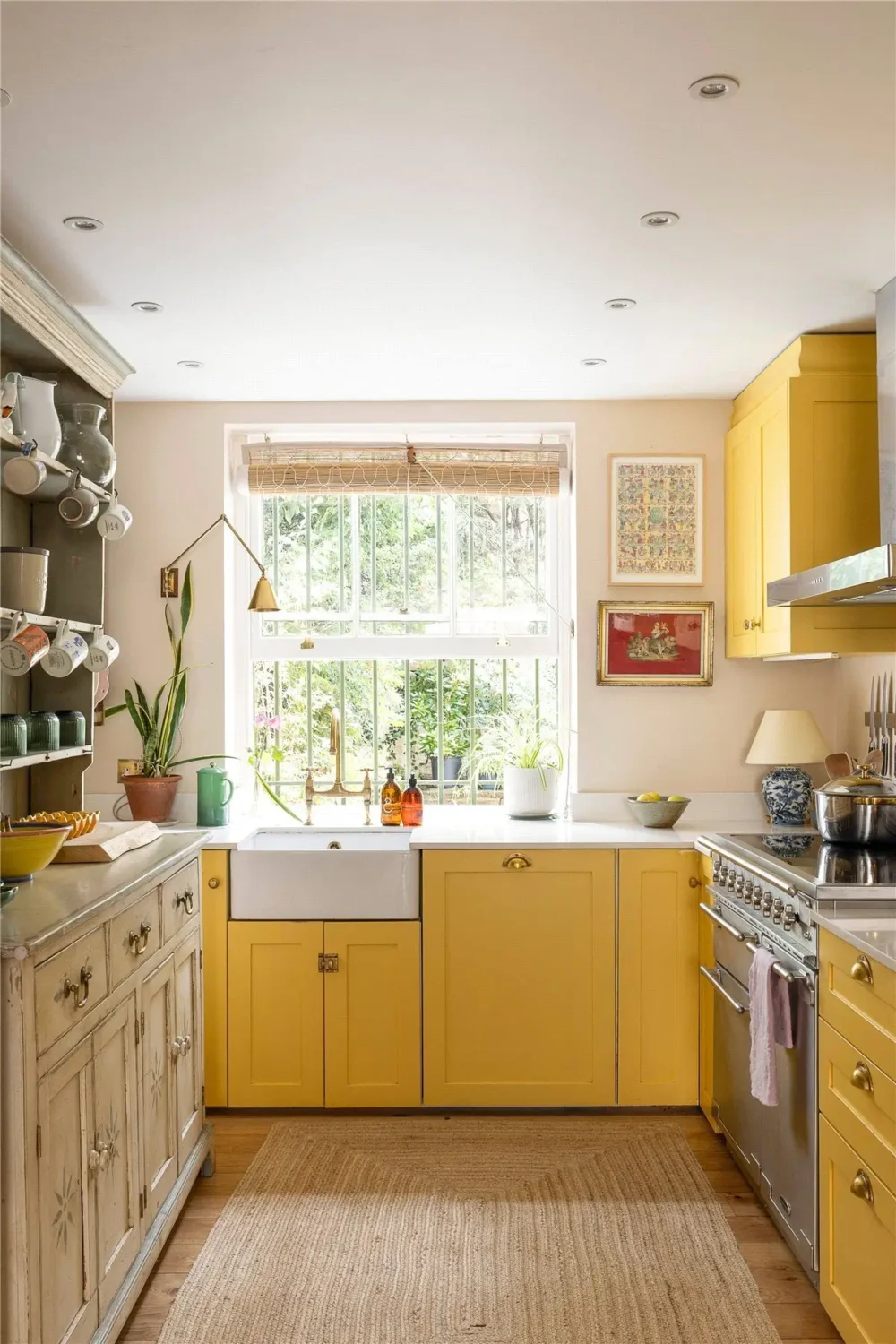 Color and Wallpaper in a Renovated Victorian Family Home in London 7 colorful-victorian-family-home-primrose-hill-london