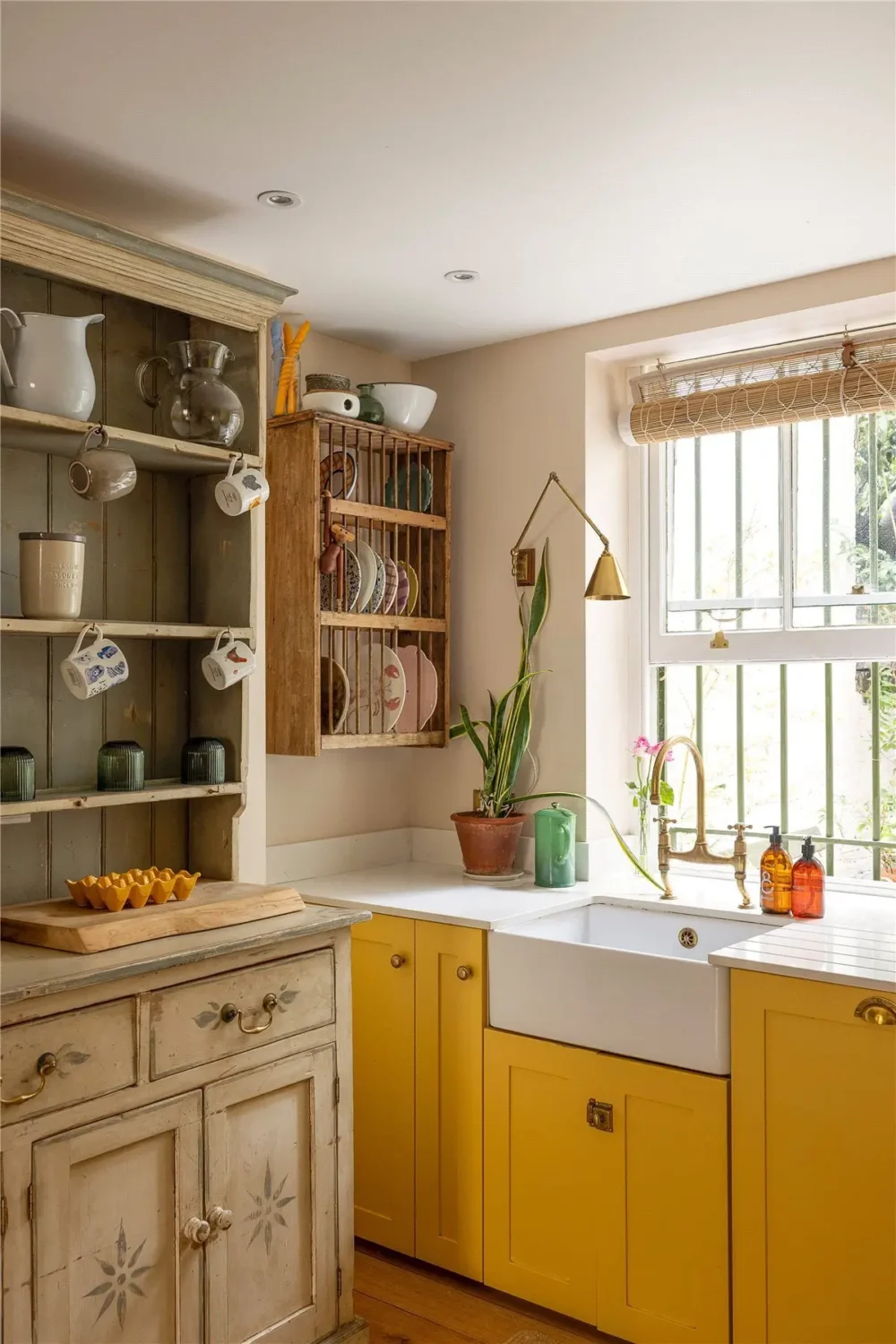Color and Wallpaper in a Renovated Victorian Family Home in London 8 colorful-victorian-family-home-primrose-hill-london