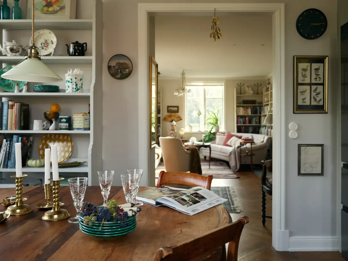 Cozy Interiors with Antiques and Art in an Art Nouveau Stockholm Apartment 8 cozy-apartment-large-windows-art-nouveau-building-gamla-enskede-stockholm-nordroom