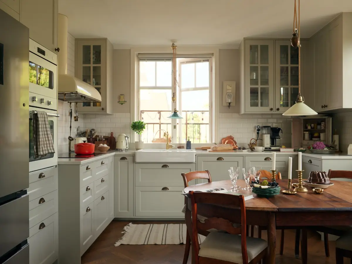 Cozy Interiors with Antiques and Art in an Art Nouveau Stockholm Apartment 9 cozy-apartment-large-windows-art-nouveau-building-gamla-enskede-stockholm-nordroom