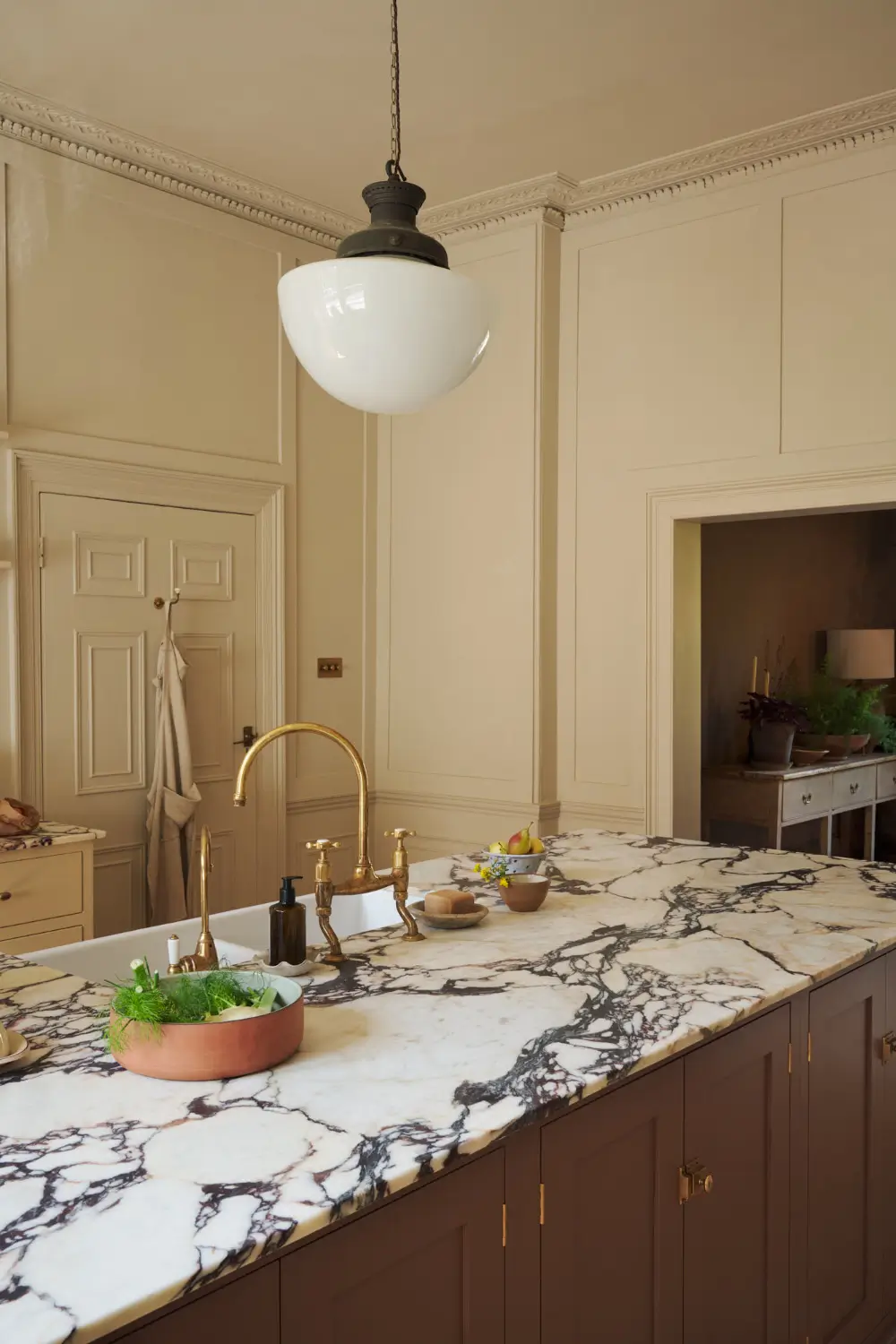 Georgian Grandeur and a Soft deVOL Shaker Kitchen in a Bath Townhouse 4 devol-shaker-style-kitchen-georgian-townhouse-nordroom