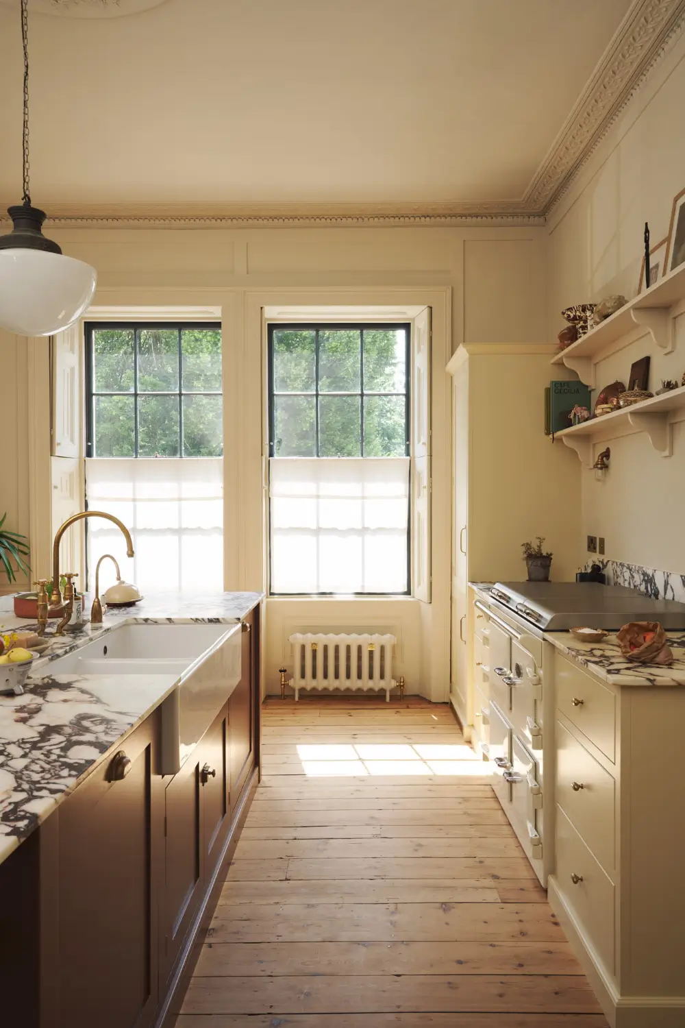 Georgian Grandeur and a Soft deVOL Shaker Kitchen in a Bath Townhouse 2 devol-shaker-style-kitchen-georgian-townhouse-nordroom