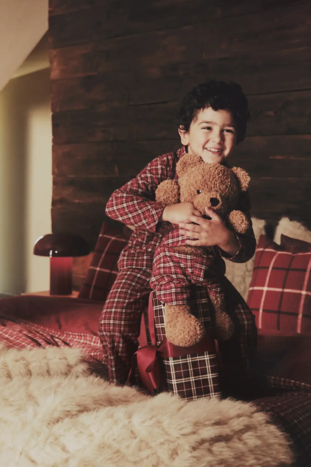 H&M Home Christmas Collection 2026 Brings Mountain Cabin Style To Your Home 7 hm-home-winter-holiday-christmas-collection-2026-nordroom