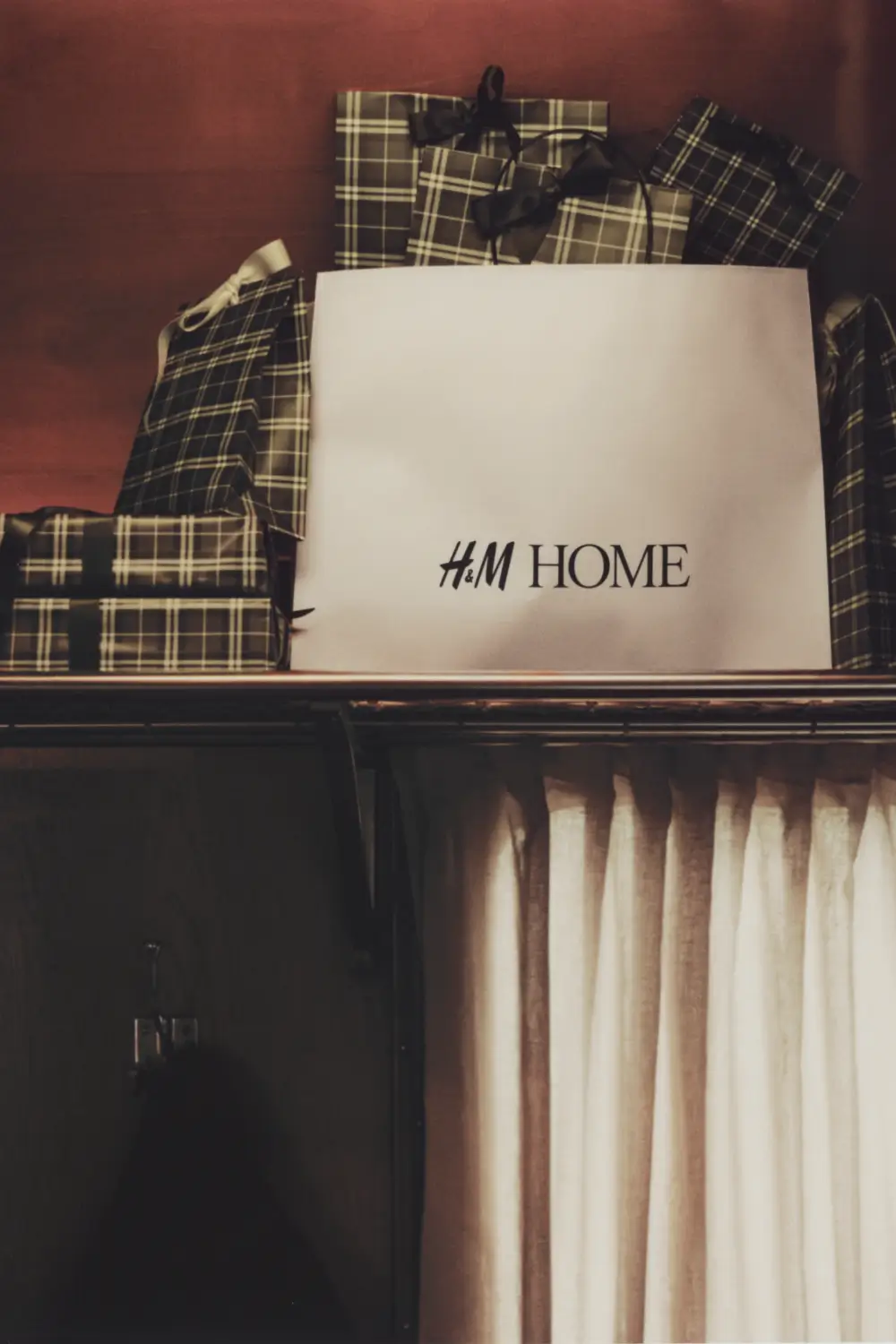 H&M Home Christmas Collection 2026 Brings Mountain Cabin Style To Your Home 13 hm-home-winter-holiday-christmas-collection-2026-nordroom