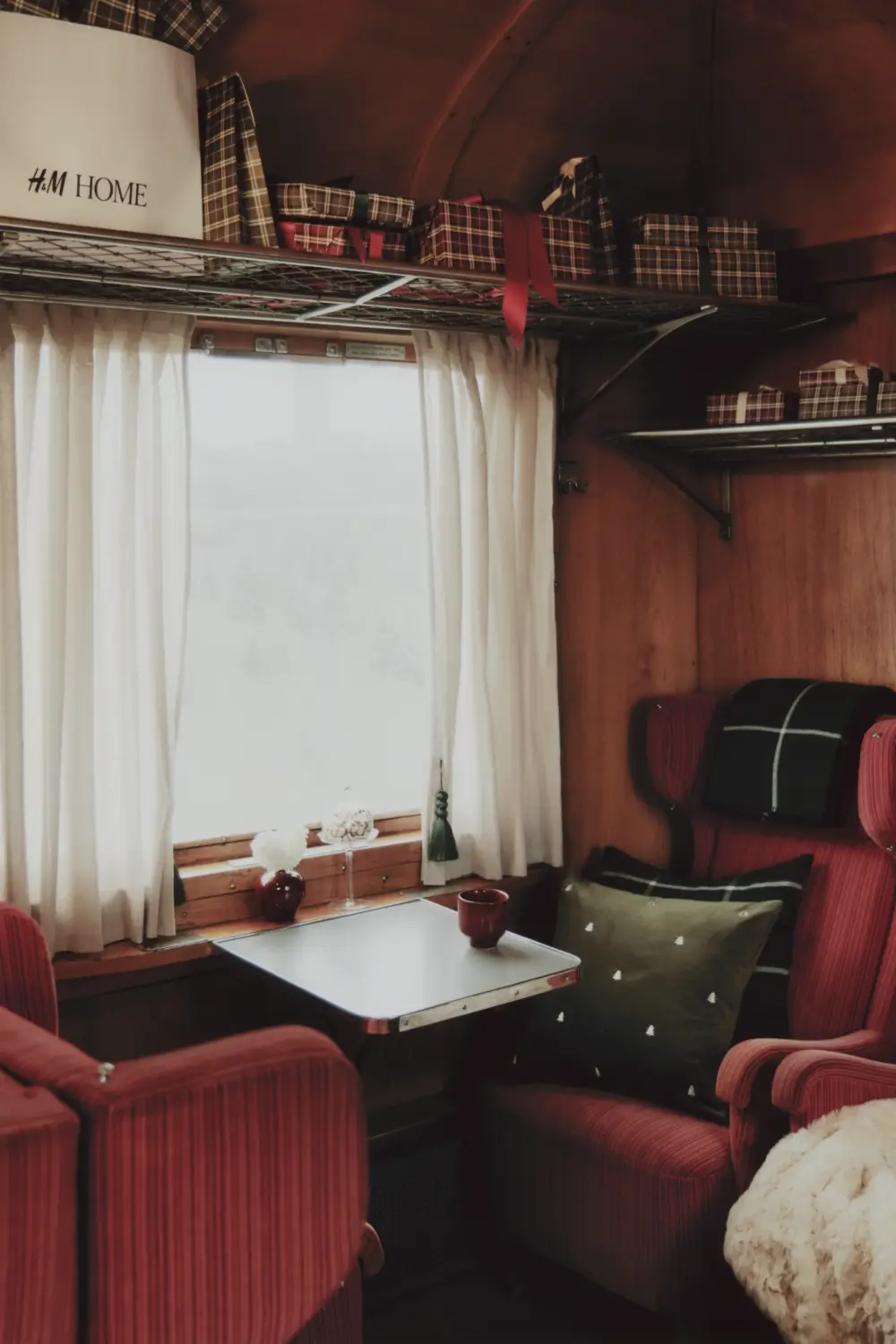 H&M Home Christmas Collection 2026 Brings Mountain Cabin Style To Your Home 15 hm-home-winter-holiday-christmas-collection-2026-nordroom