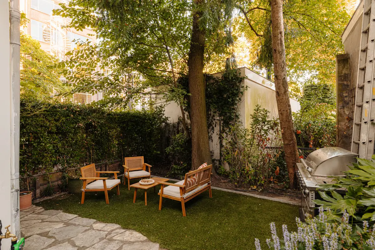 A Classic Amsterdam Canal House with a Light Blue Kitchen and a Secluded Garden 19 luxurious-canal-house-amsterdam