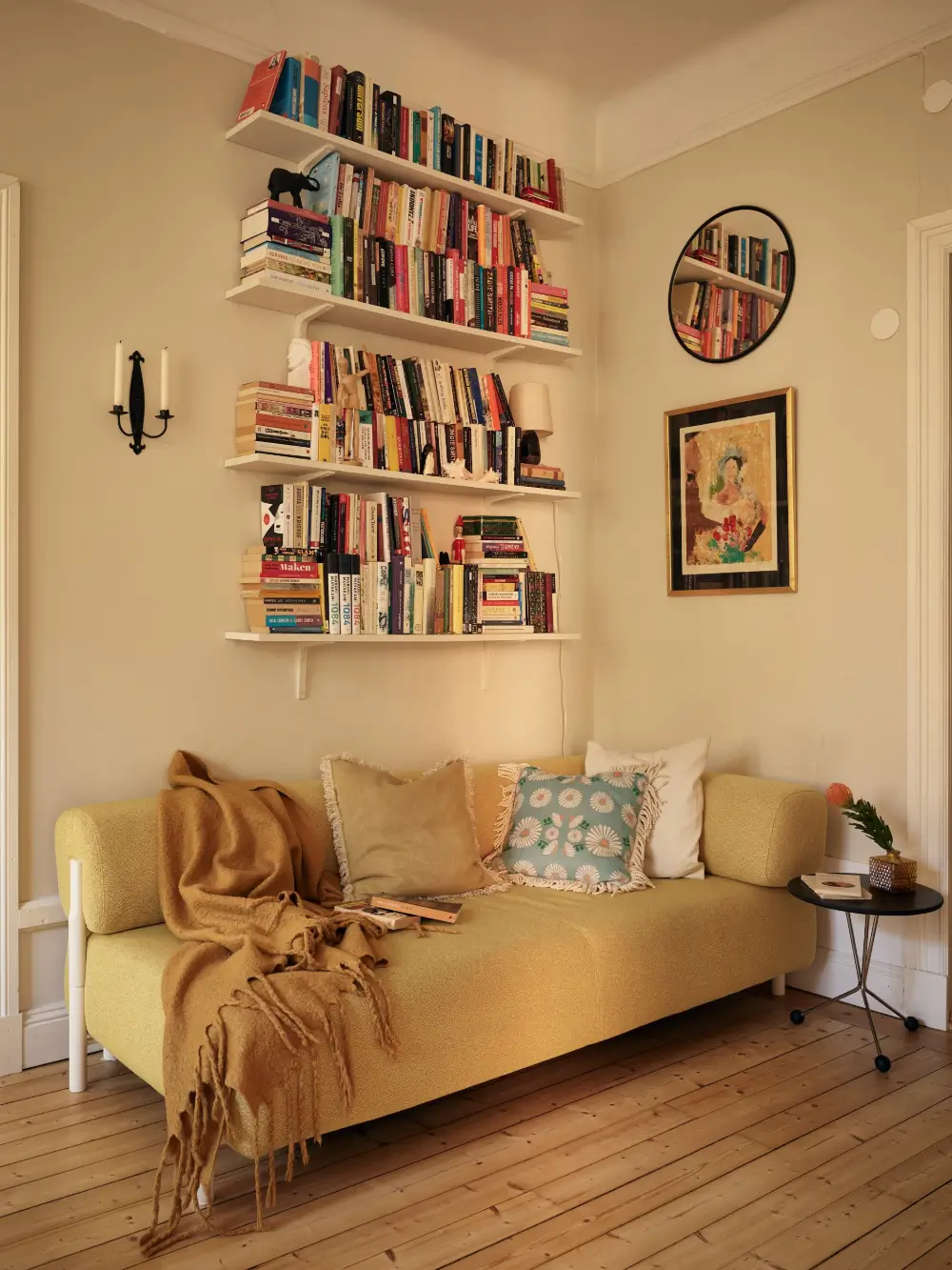 Serene Rooms in a Row with Color Accents in an Early 20th-Century Apartment 7 original-charm-early-20th-century-scandinavian-apartment-nordroom