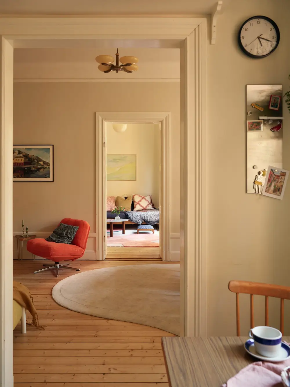 Serene Rooms in a Row with Color Accents in an Early 20th-Century Apartment 17 original-charm-early-20th-century-scandinavian-apartment-nordroom