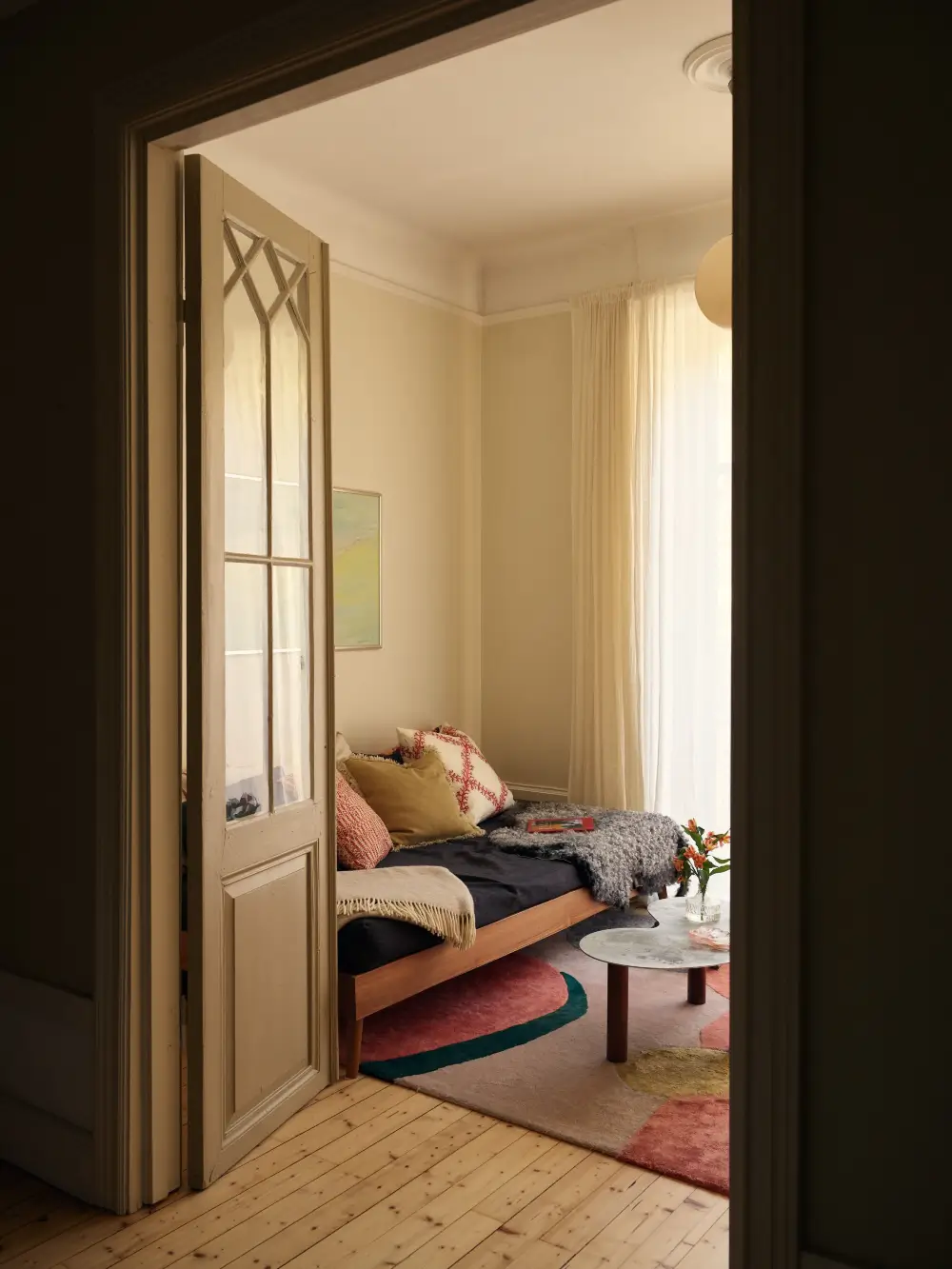 Serene Rooms in a Row with Color Accents in an Early 20th-Century Apartment 23 original-charm-early-20th-century-scandinavian-apartment-nordroom