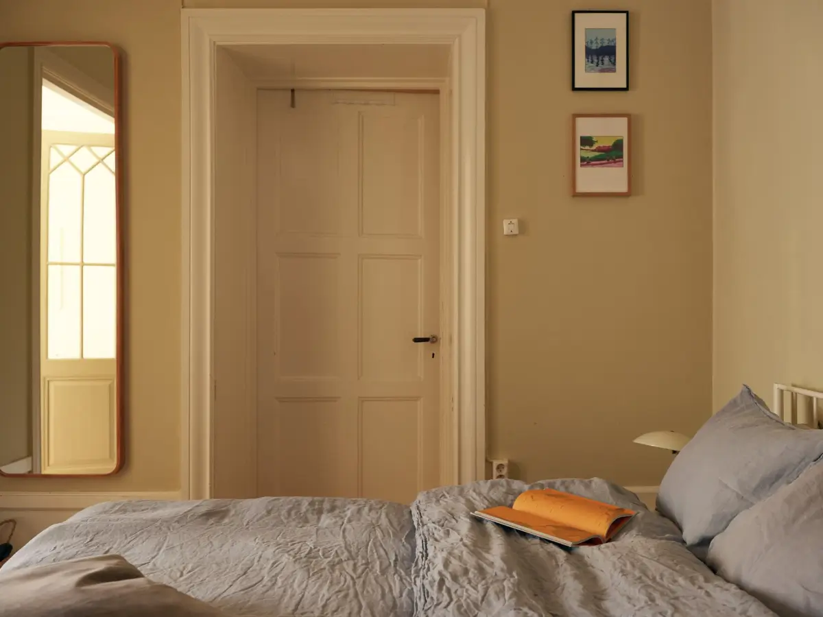 Serene Rooms in a Row with Color Accents in an Early 20th-Century Apartment 29 original-charm-early-20th-century-scandinavian-apartment-nordroom