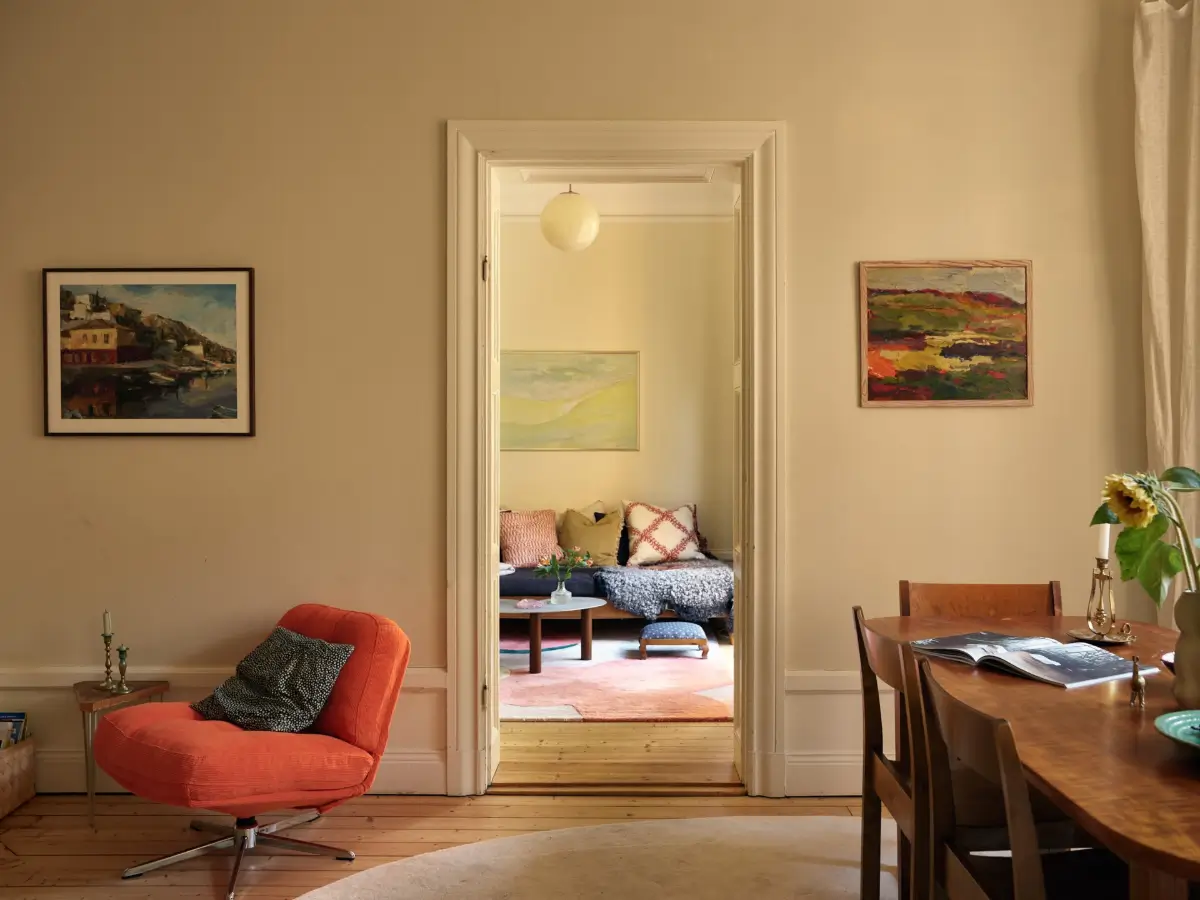Serene Rooms in a Row with Color Accents in an Early 20th-Century Apartment 18 original-charm-early-20th-century-scandinavian-apartment-nordroom