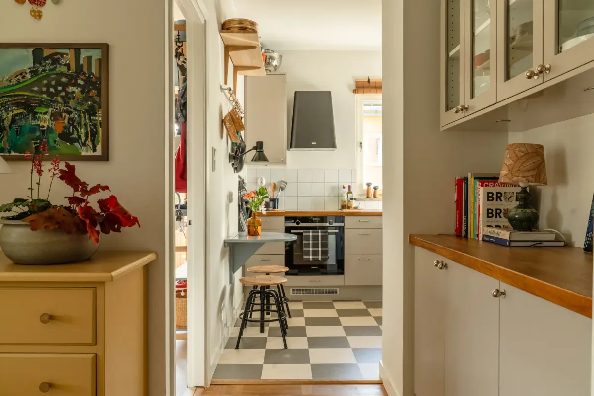 Original Marble and Oak Parquet in a 1940s Stockholm Apartment 17 original-elements-1940s-apartment-stockholm
