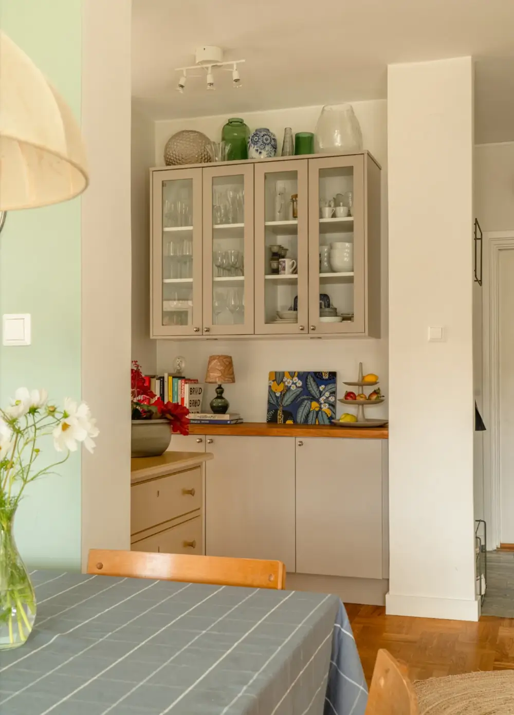 Original Marble and Oak Parquet in a 1940s Stockholm Apartment 16 original-elements-1940s-apartment-stockholm