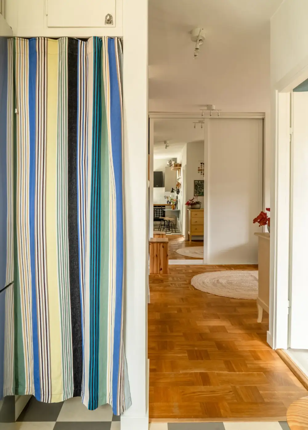 Original Marble and Oak Parquet in a 1940s Stockholm Apartment 22 original-elements-1940s-apartment-stockholm