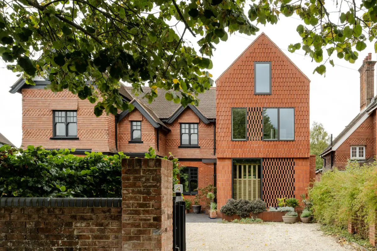 A Douglas Fir Extension Wraps Around an Arts and Crafts House in Petersfield 34 reimagined-arts-crafts-house-england