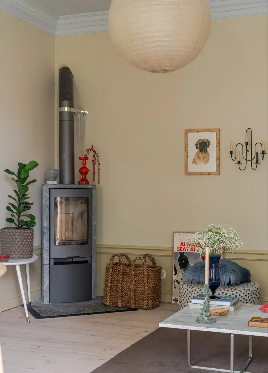 A Serene Palette with Red Pop of Color in an Early 20th-Century Apartment 13 soft-color-palette-red-accents-1912-apartment-stockholm