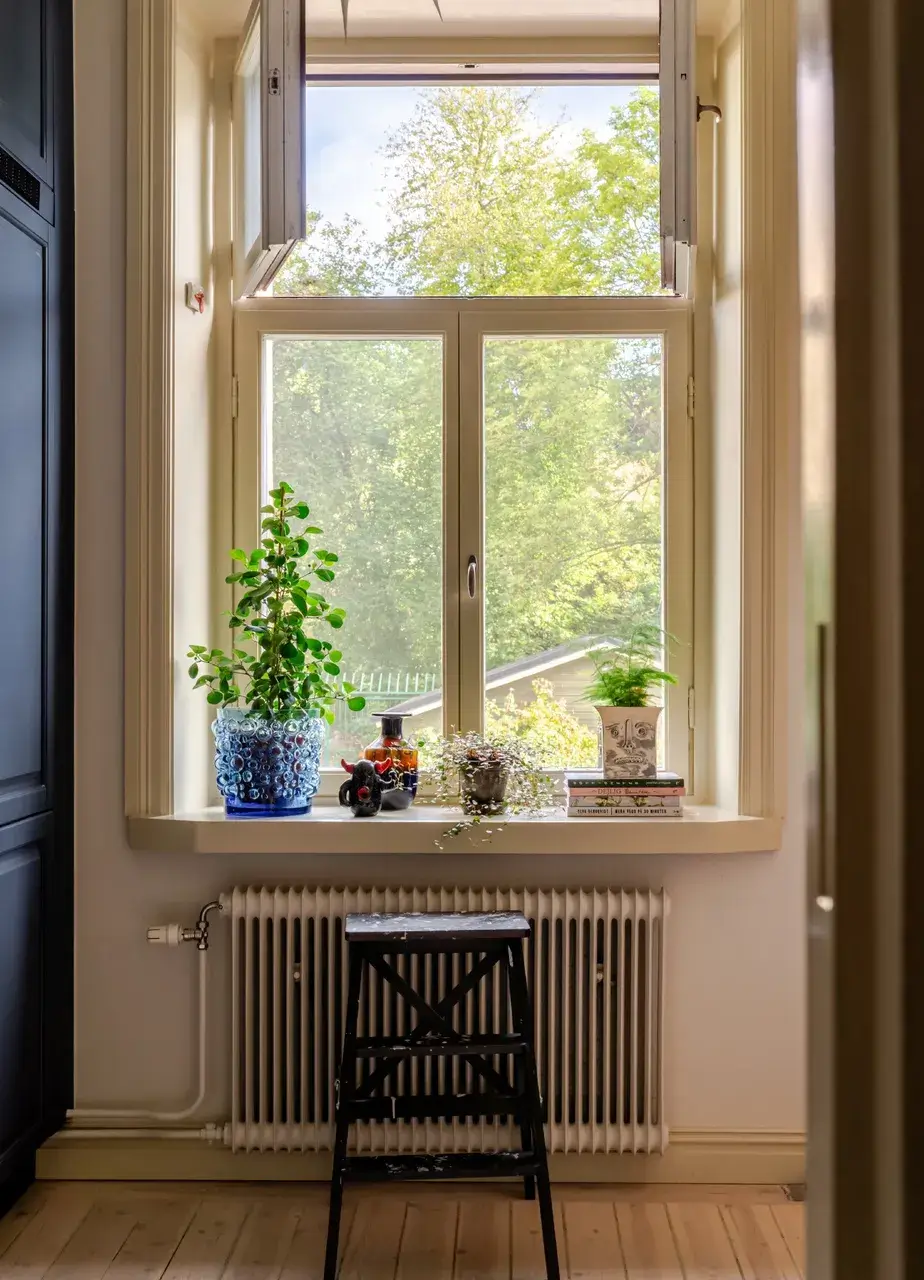 A Serene Palette with Red Pop of Color in an Early 20th-Century Apartment 22 soft-color-palette-red-accents-1912-apartment-stockholm