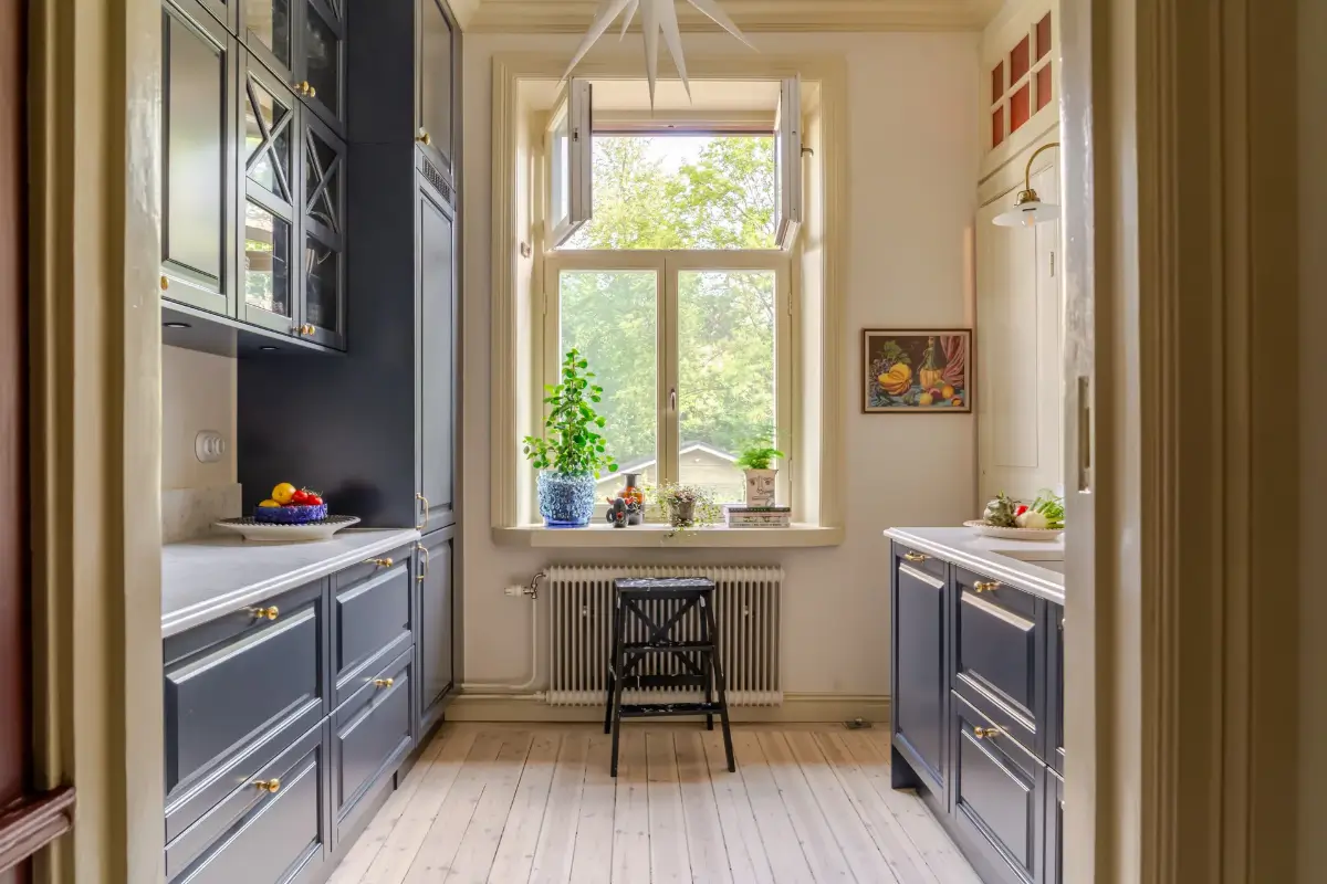 A Serene Palette with Red Pop of Color in an Early 20th-Century Apartment 15 soft-color-palette-red-accents-1912-apartment-stockholm