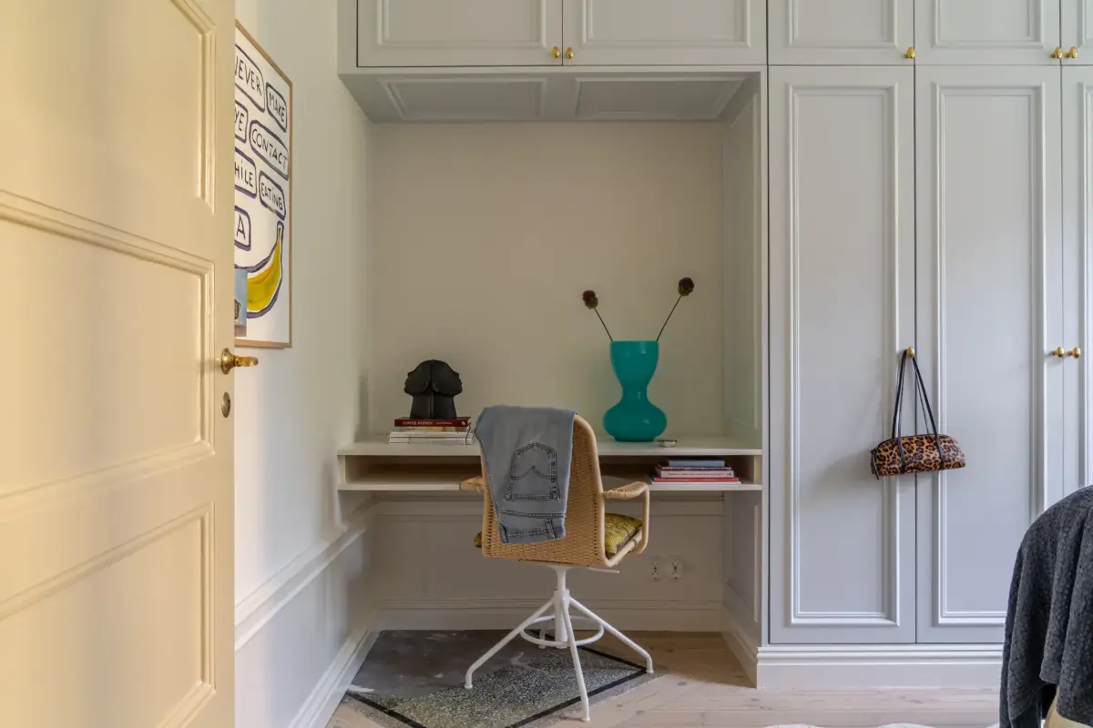 A Serene Palette with Red Pop of Color in an Early 20th-Century Apartment 29 soft-color-palette-red-accents-1912-apartment-stockholm