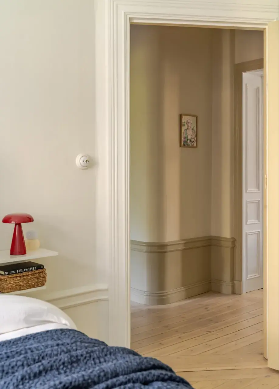 A Serene Palette with Red Pop of Color in an Early 20th-Century Apartment 32 soft-color-palette-red-accents-1912-apartment-stockholm