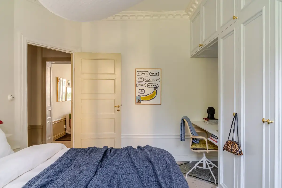 A Serene Palette with Red Pop of Color in an Early 20th-Century Apartment 31 soft-color-palette-red-accents-1912-apartment-stockholm