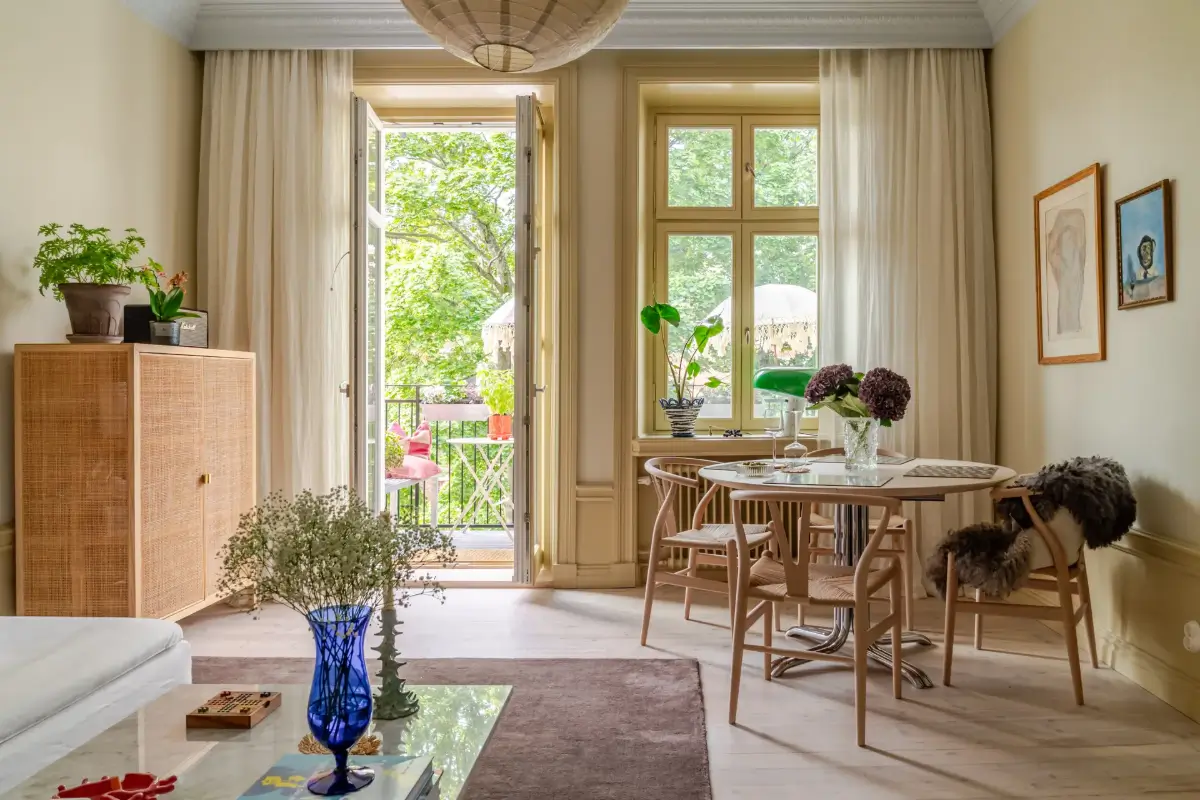 A Serene Palette with Red Pop of Color in an Early 20th-Century Apartment 2 soft-color-palette-red-accents-1912-apartment-stockholm