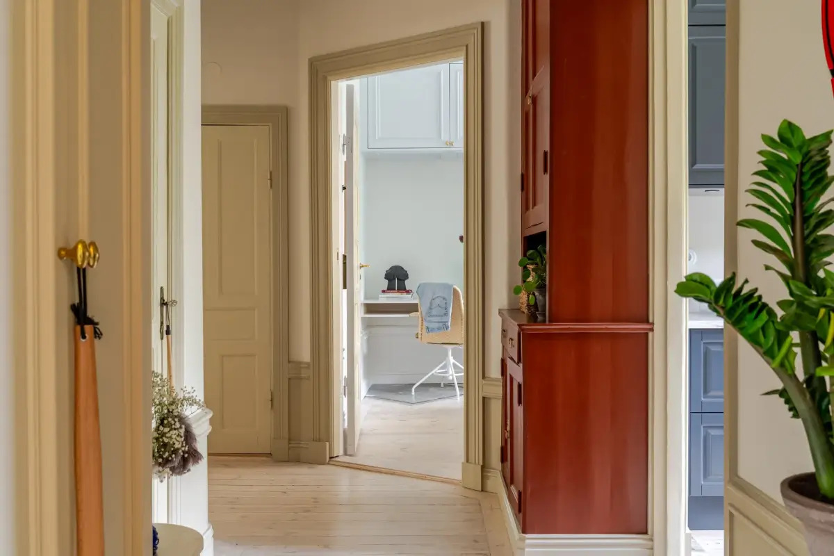 A Serene Palette with Red Pop of Color in an Early 20th-Century Apartment 35 soft-color-palette-red-accents-1912-apartment-stockholm