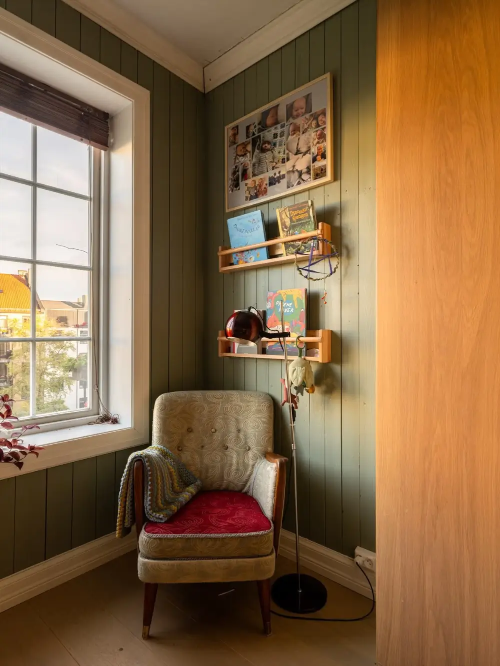 A Modern Loft Conversion and Classic 1920s Elements in an Oslo Apartment 24 unique-duplex-apartment-oslo