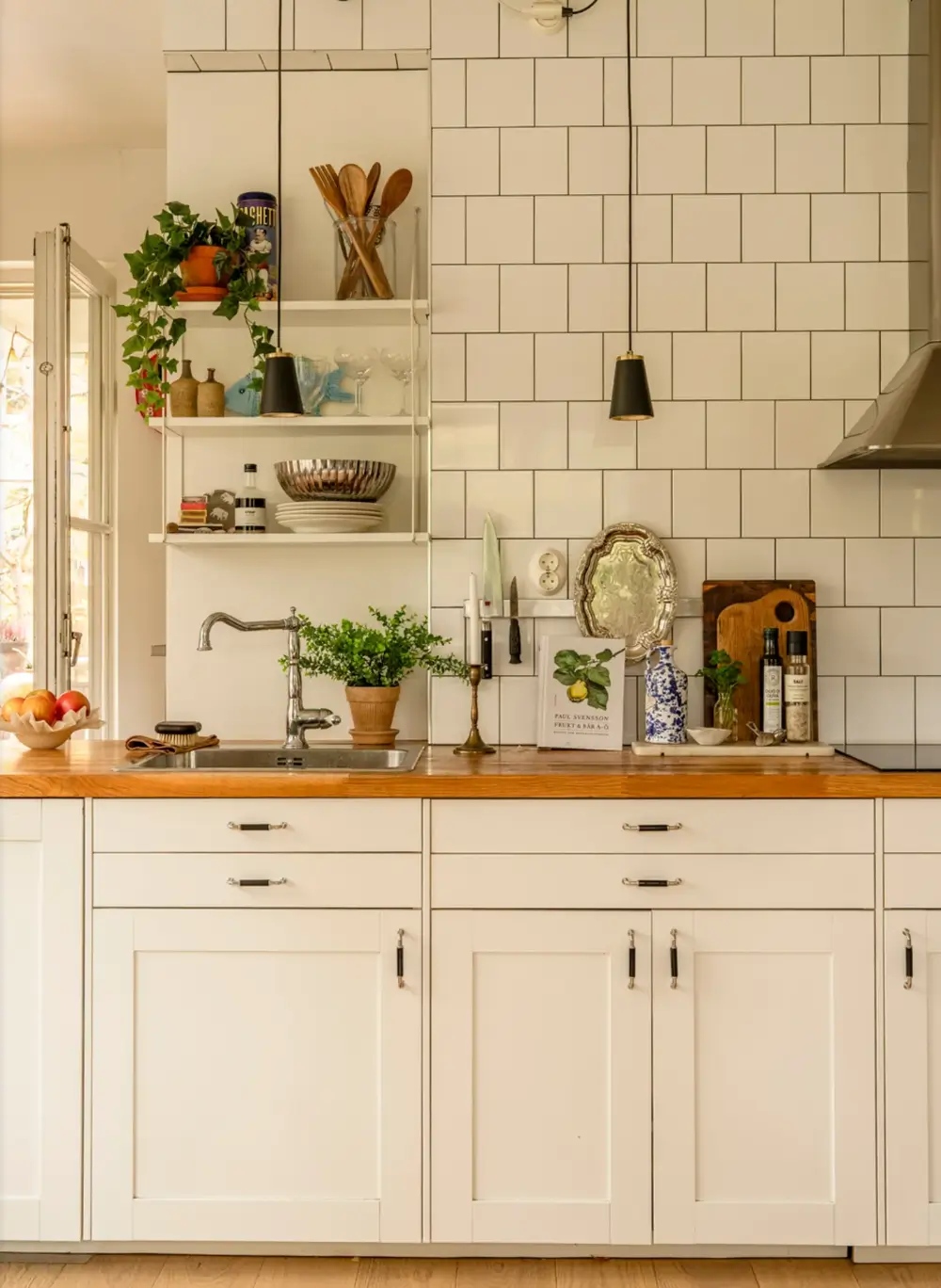 A Light-Filled 1940s Apartment with Vintage Furniture and a Cozy Balcony 12 vintage-decor-1940s-family-apartment-stockholm-nordroom