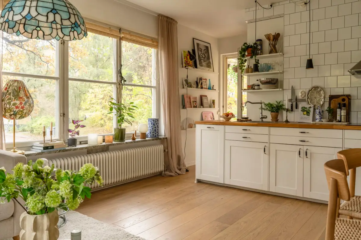 A Light-Filled 1940s Apartment with Vintage Furniture and a Cozy Balcony 16 vintage-decor-1940s-family-apartment-stockholm-nordroom